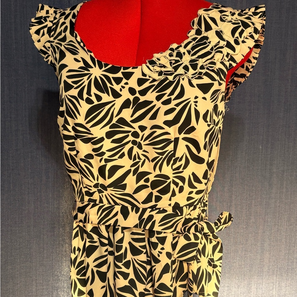Elle Yellow and Black Ruffled Fitted tops